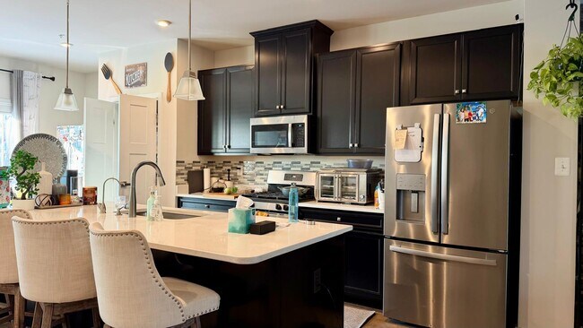 Foto del edificio - 6032 Goshawk St