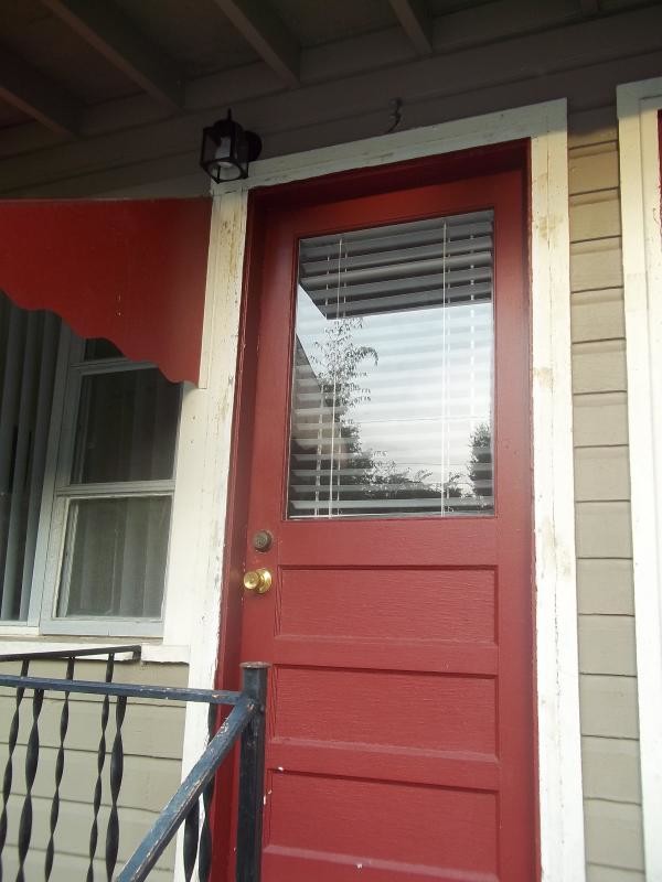 Primary Photo - 519 E Charles St