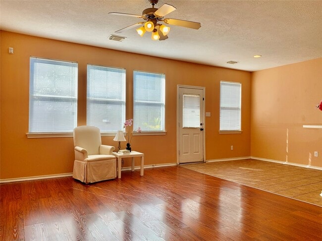 Foto del edificio - 12414 Jasmine Brook Ln