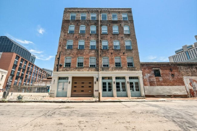 Foto del edificio - 315 Girod St