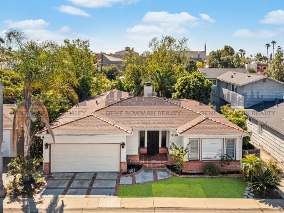 Foto principal - 6 bed Huge home in prime location near SDSU!