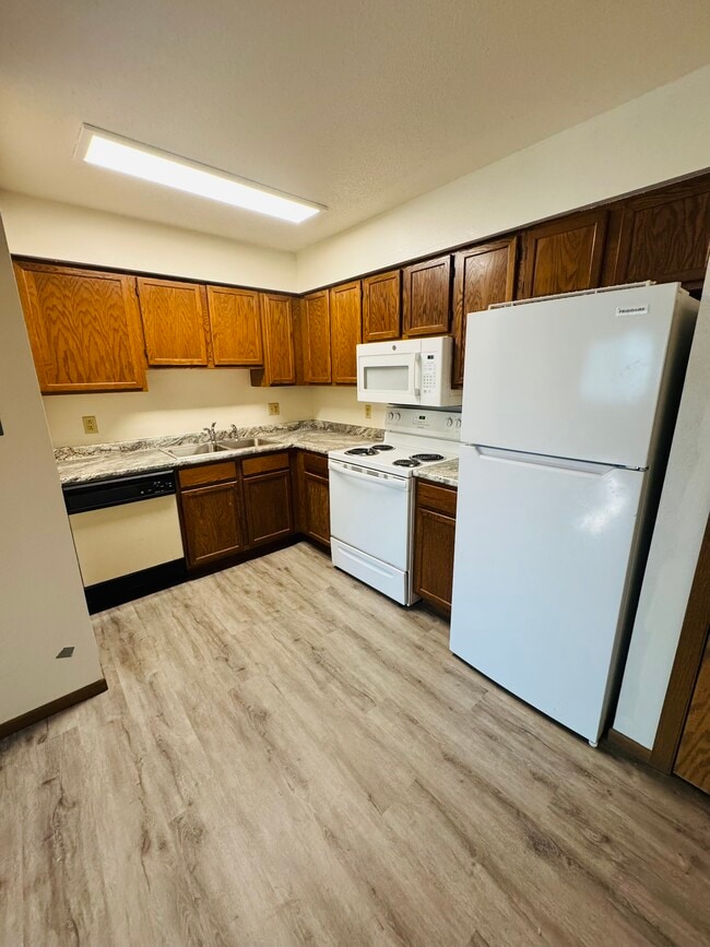 Photo - 156 Westside Dr Apartment