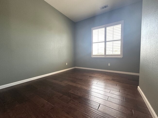 Building Photo - Beautiful Single-Story Home in Gated Brent...