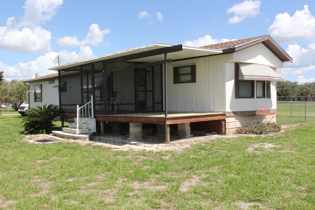 Foto del edificio - 4150 Spiker Ln