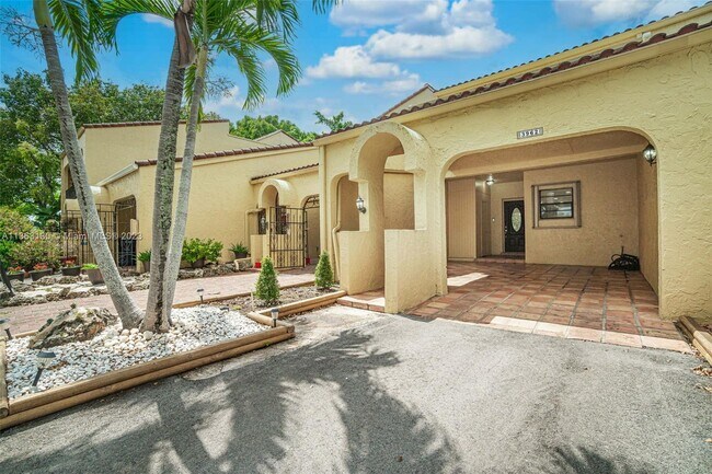 Foto del edificio - 3962 Estepona Ave