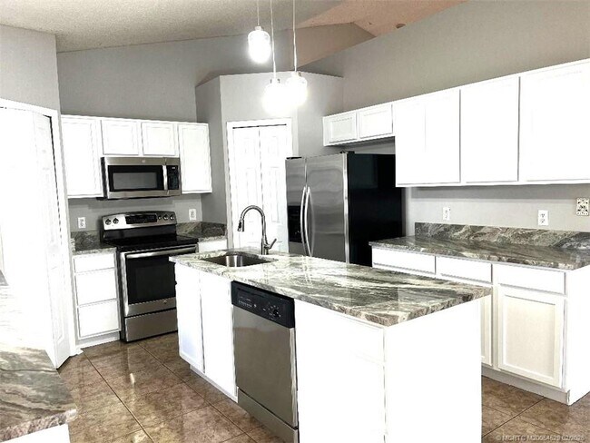 Foto del edificio - 1450 SW Paar Dr