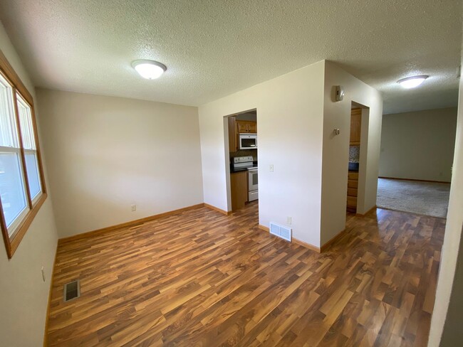 Foto del edificio - 2 Bed 1 Bath Townhome