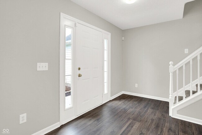 Foto del edificio - 5761 Cantigny Way S