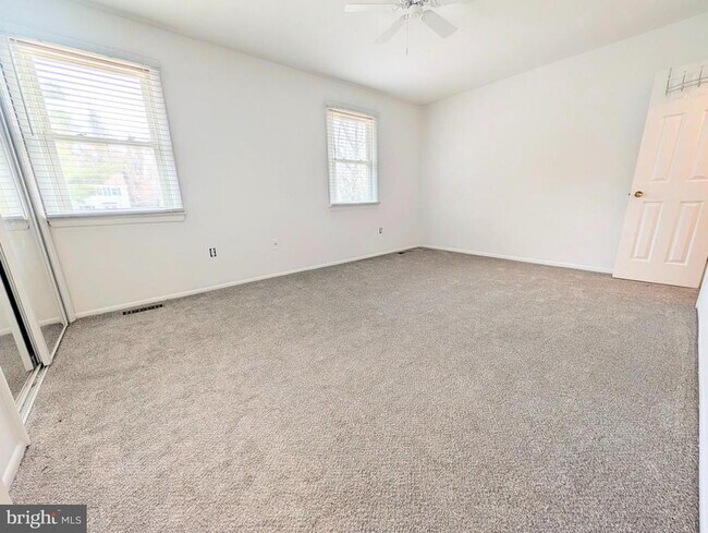 Building Photo - 321 Charred Oak Ct