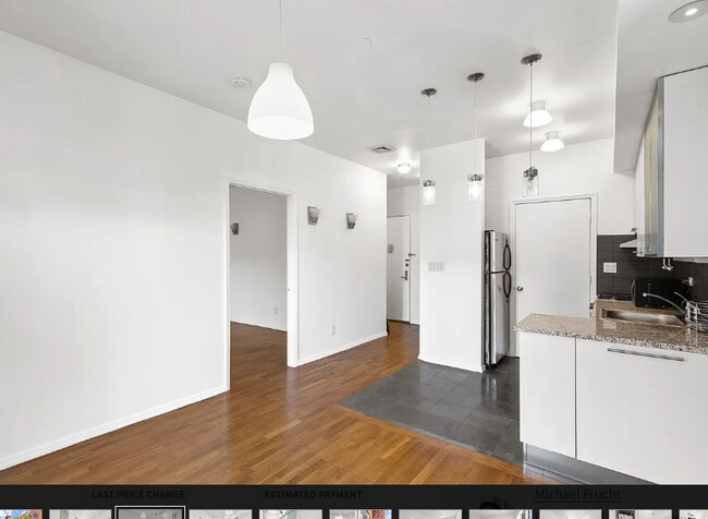 Foto del edificio - 357 W 15th St