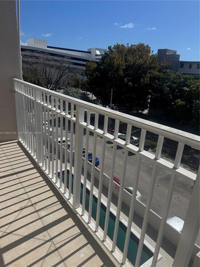 Foto del edificio - 1300 Lincoln Rd