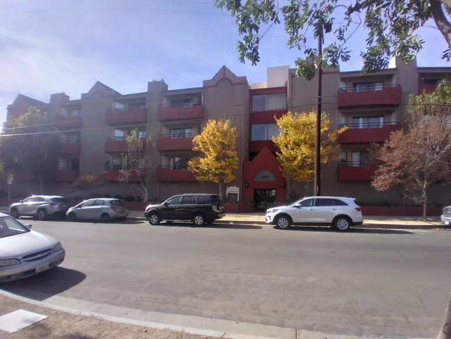 Building Photo - 4717 Ben Ave