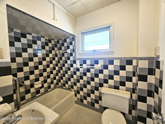 Foto del edificio - 729 W Locust St