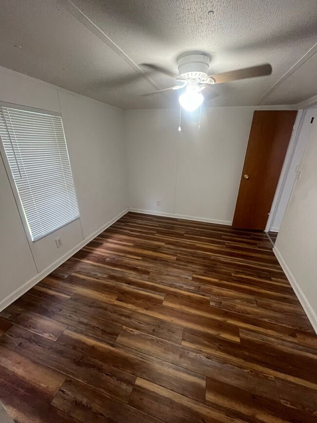 Building Photo - 2 Water Oak Ln