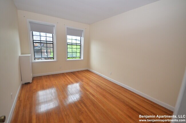 Foto del edificio - 1111 Commonwealth Ave