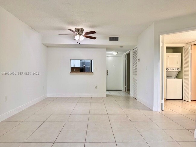 Building Photo - 8255 SW 152nd Ave