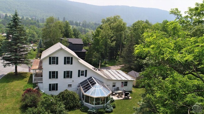 Foto del edificio - 17 Mitchell Hollow Rd