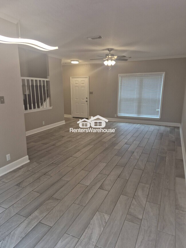 Building Photo - 9323 Bowen Dr