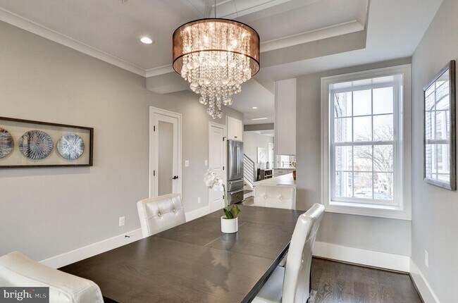 Foto del edificio - 3910 8th St NW
