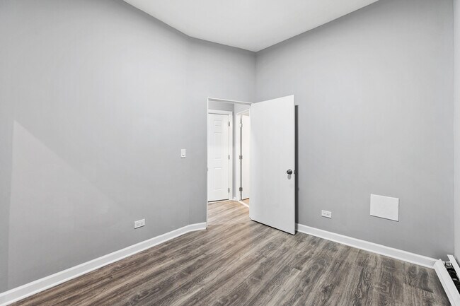 Foto del edificio - 4929 S Vincennes Ave