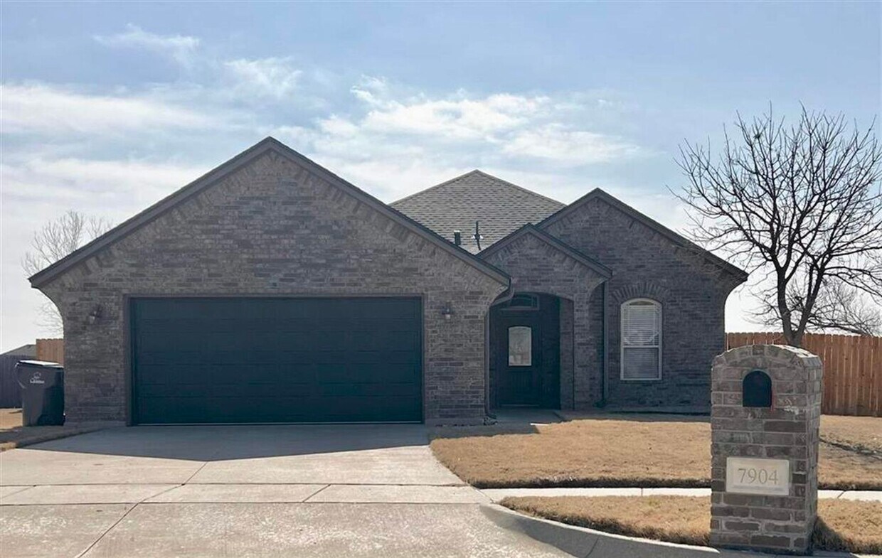 Primary Photo - 7904 SW Powell Ct