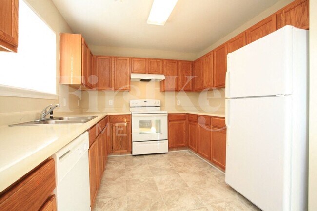 Foto del edificio - 5327 Peachwood Dr