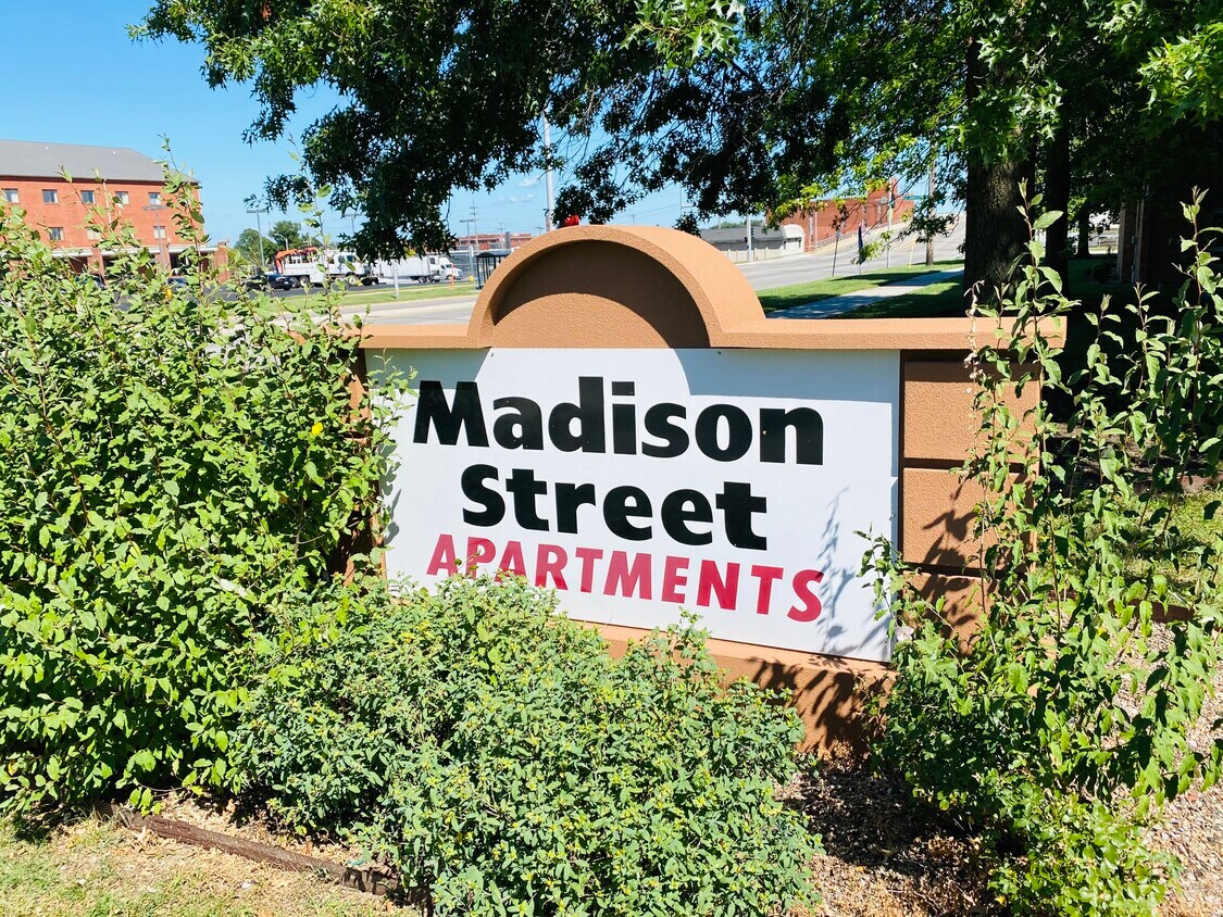 Foto principal - Madison Street Apartments