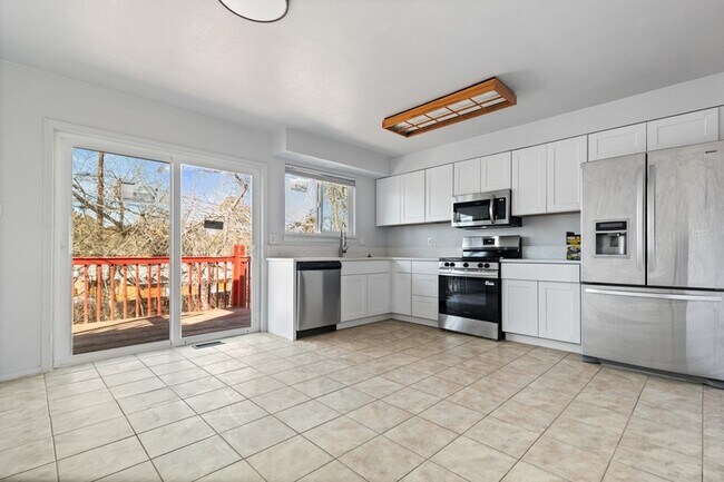 Foto del edificio - 1377 Youngfield St