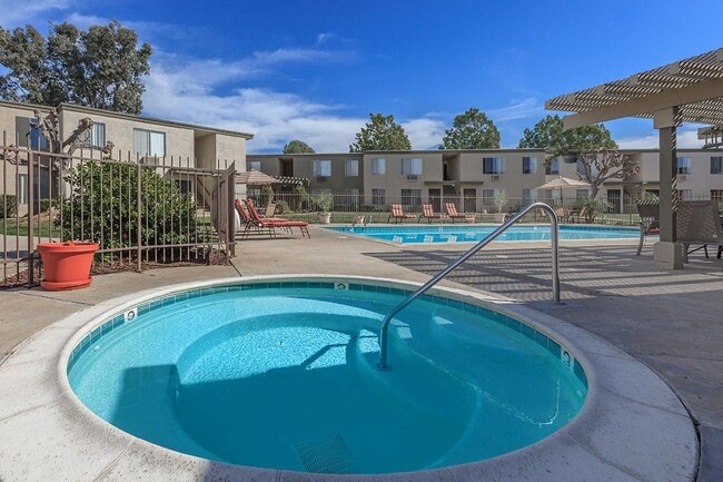 Foto del edificio - Spacious 2 Bedroom Apartments at The Courtyards in El Cajon