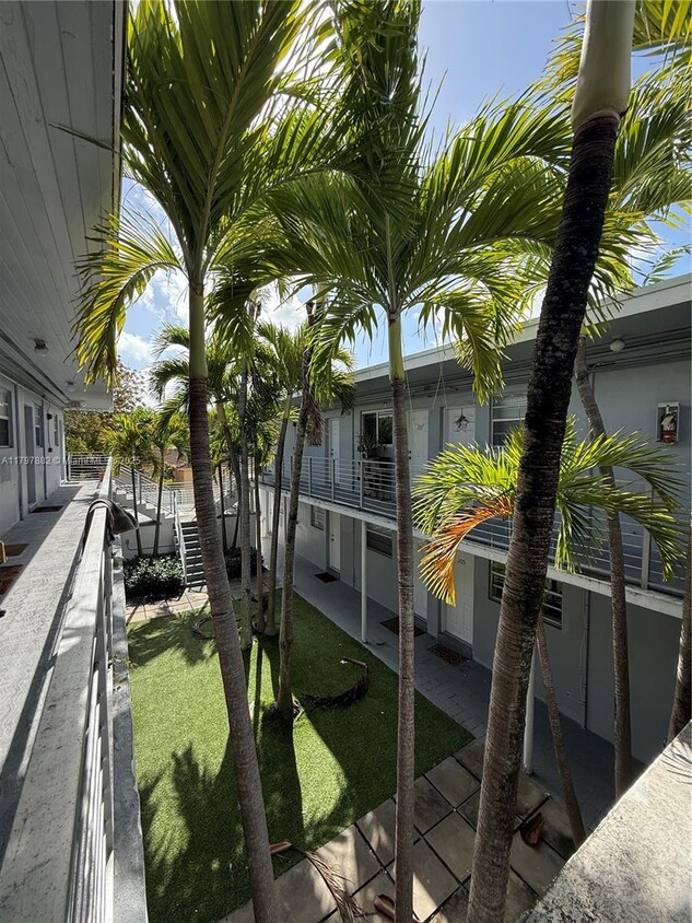 Primary Photo - 5305 Biscayne Blvd