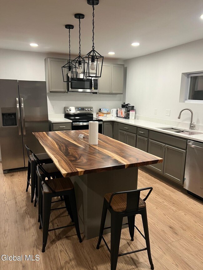 Foto del edificio - 351 4th St