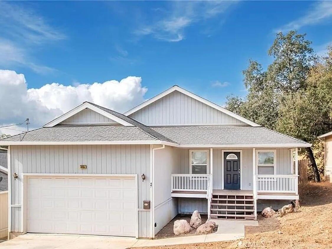 Primary Photo - Clearlake great family home