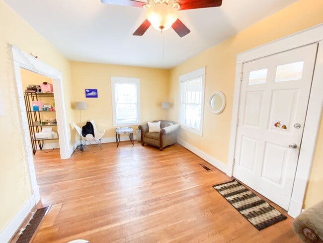 Foto del edificio - 722 Sunset Dr