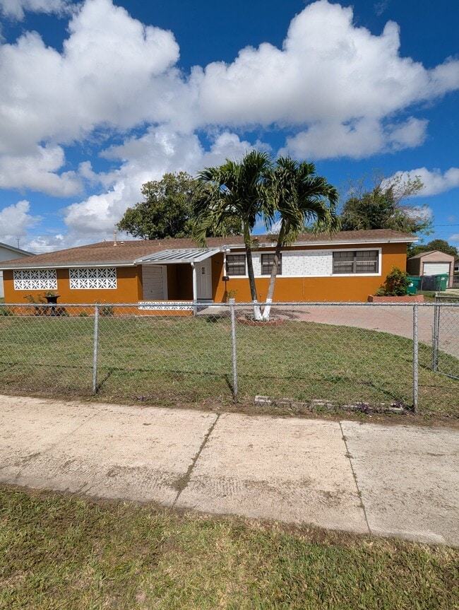 Photo - 19401 NW 23rd Ave House