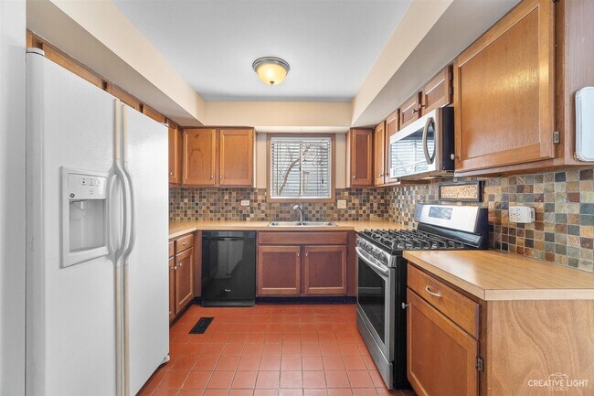 Foto del edificio - 748 Hageman Pl