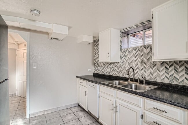 Building Photo - 4020 S Bannock St