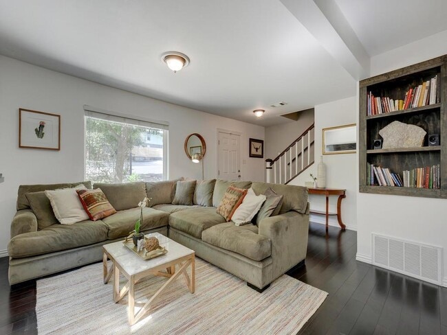 Foto del edificio - 516 Lightsey Rd