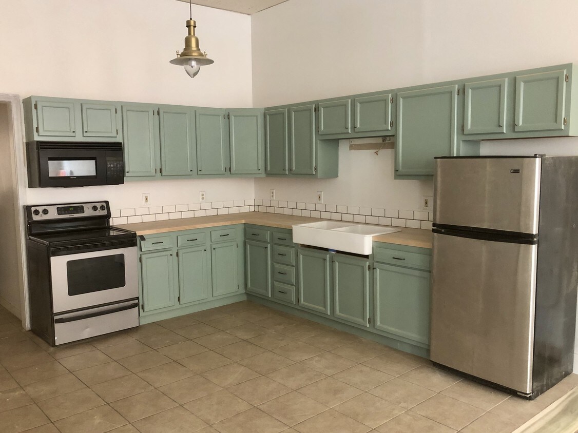 Primary Photo - 117 4th St S