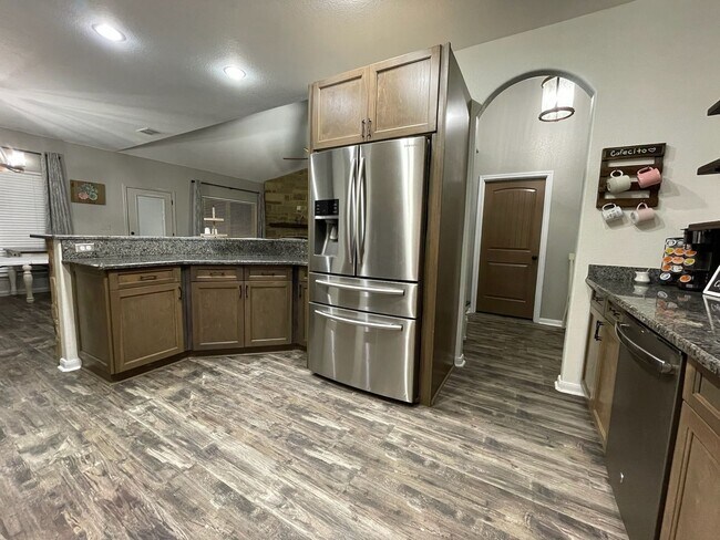 Foto del edificio - Gorgeous 3 BD/2 BA Home on 2 ACRES in La V...