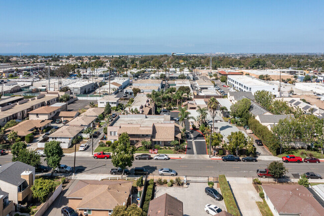 Building Photo - Bay Breeze