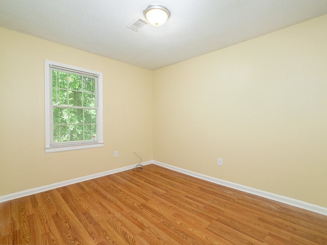 Foto del edificio - 1346 Miller Reed Ave SE