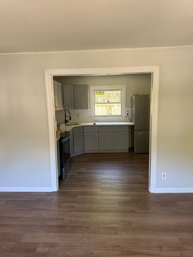 Building Photo - Turn-Key 4 Bedroom Home with Spacious Backyard – Coram, NY