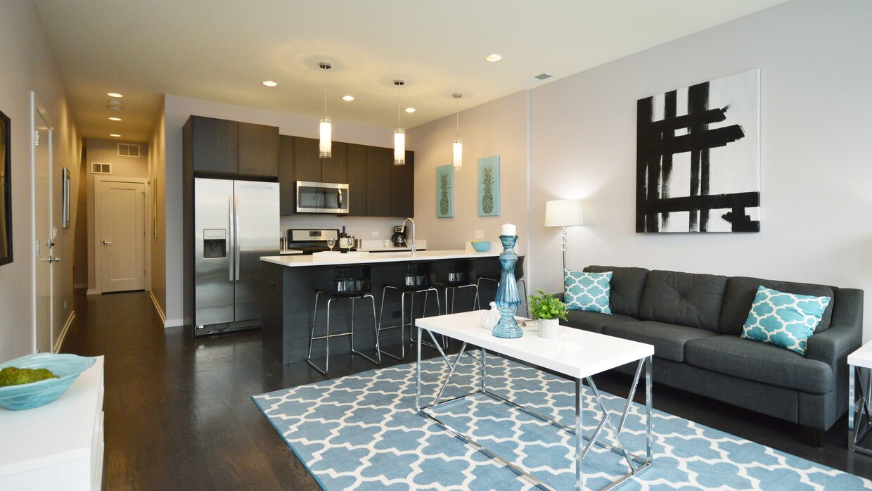Foto principal - 2537 W Congress Pkwy