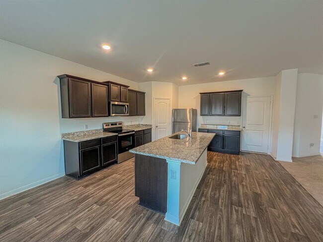 Foto del edificio - 117 Fairfax Ln