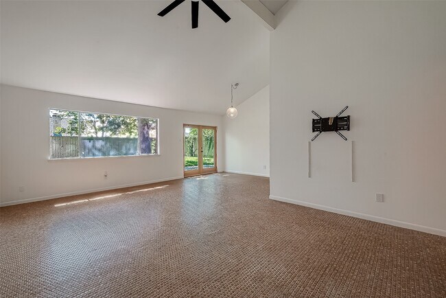 Building Photo - 810 Richvale Ln