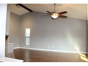 Foto del edificio - 3813 Hackberry Ln