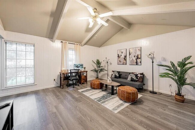 Foto del edificio - 8822 Ryton Ln