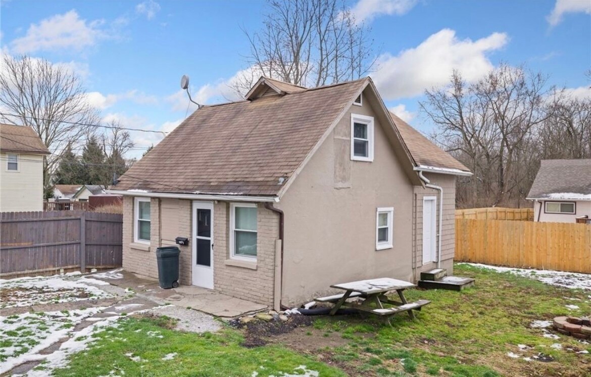Primary Photo - 1112 Cherry St
