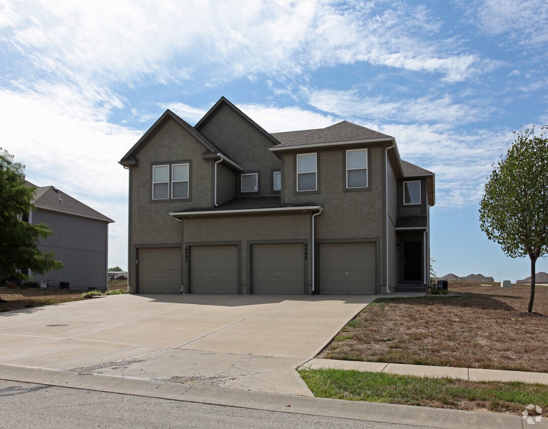 64006526 Theden St, Shawnee, KS 66218 Apartments in Shawnee, KS