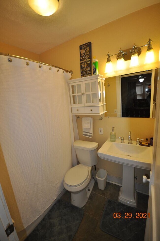 Foto del edificio - West First Duplex